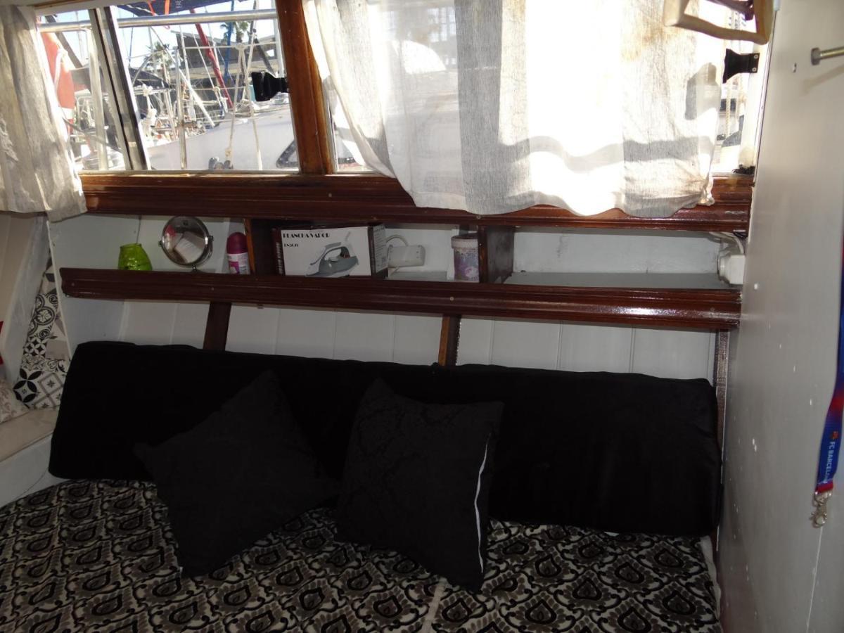 Precioso Barco En Barcelona Hotel Badalona Exterior foto